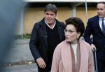 Amsterdam 6 november 2018
Advocaat Gert-Jan Knoops arriveert samen met Frank Masmeijer en zijn vrouw Carry Knoops bij de rechtbank in Amsterdam. De rechtbank in Amsterdam behandelt dinsdag de uitleveringszaak tegen de voormalig-tv-presentator.