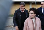 Amsterdam 6 november 2018
Advocaat Gert-Jan Knoops arriveert samen met Frank Masmeijer en zijn vrouw Carry Knoops bij de rechtbank in Amsterdam. De rechtbank in Amsterdam behandelt dinsdag de uitleveringszaak tegen de voormalig-tv-presentator.
