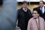 Amsterdam 6 november 2018
Advocaat Gert-Jan Knoops arriveert samen met Frank Masmeijer en zijn vrouw Carry Knoops bij de rechtbank in Amsterdam. De rechtbank in Amsterdam behandelt dinsdag de uitleveringszaak tegen de voormalig-tv-presentator.