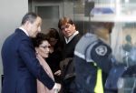 Amsterdam 6 november 2018
Advocaat Gert-Jan Knoops arriveert samen met Frank Masmeijer en zijn vrouw Carry Knoops bij de rechtbank in Amsterdam. De rechtbank in Amsterdam behandelt dinsdag de uitleveringszaak tegen de voormalig-tv-presentator.