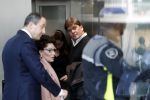 Amsterdam 6 november 2018
Advocaat Gert-Jan Knoops arriveert samen met Frank Masmeijer en zijn vrouw Carry Knoops bij de rechtbank in Amsterdam. De rechtbank in Amsterdam behandelt dinsdag de uitleveringszaak tegen de voormalig-tv-presentator.