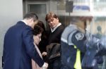 Amsterdam 6 november 2018
Advocaat Gert-Jan Knoops arriveert samen met Frank Masmeijer en zijn vrouw Carry Knoops bij de rechtbank in Amsterdam. De rechtbank in Amsterdam behandelt dinsdag de uitleveringszaak tegen de voormalig-tv-presentator.