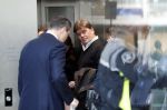 Amsterdam 6 november 2018
Advocaat Gert-Jan Knoops arriveert samen met Frank Masmeijer en zijn vrouw Carry Knoops bij de rechtbank in Amsterdam. De rechtbank in Amsterdam behandelt dinsdag de uitleveringszaak tegen de voormalig-tv-presentator.