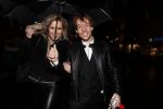Amsterdam 30 oktober 2018
Giel Beelen en Celine Huijsmans onder een paraplu in Amsterdam centrum.