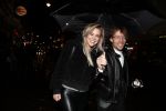 Amsterdam 30 oktober 2018
Giel Beelen en Celine Huijsmans onder een paraplu in Amsterdam centrum.
