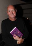 Amsterdam 1 november 2018
Boekpresentatie Frank Waals op Rembrandtplein.  Aanwezig oa Harrie Klooster Barry Stevens Inge Ipenburg en Mariska v Kolck