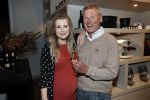 Amsterdam 30 oktober 2018
Boekpresentatie Kelly Weekers. Haar man John Ewbank reikte het eerste boek uit. Jennifer Ewbank zwanger met haar vader