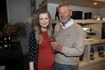 Amsterdam 30 oktober 2018
Boekpresentatie Kelly Weekers. Haar man John Ewbank reikte het eerste boek uit. Jennifer Ewbank zwanger met haar vader
