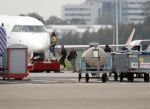 Schiphol Oost 4 oktober 2018
Vrienden van Johnny de Mol en zijn vrouw Anouk vertrekken vanaf schiphol oost met een prive vliegtuig naar Portugal. Aanwezig oa Willek Alberti  , broer Kaj Lerby met gezin Dinand en Lucy Woesthoff John Ewbank en Kelly Weekers Katja Schuurman en Freek v Noordwijk Tony Berk manager Carlijn de Vries met man Nikkie Plessen en Linda de Mol met Jeroen Rietbergen en kinderen Noah en Julian.