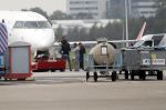 Schiphol Oost 4 oktober 2018
Vrienden van Johnny de Mol en zijn vrouw Anouk vertrekken vanaf schiphol oost met een prive vliegtuig naar Portugal. Aanwezig oa Willek Alberti  , broer Kaj Lerby met gezin Dinand en Lucy Woesthoff John Ewbank en Kelly Weekers Katja Schuurman en Freek v Noordwijk Tony Berk manager Carlijn de Vries met man Nikkie Plessen en Linda de Mol met Jeroen Rietbergen en kinderen Noah en Julian.