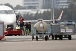 Schiphol Oost 4 oktober 2018
Vrienden van Johnny de Mol en zijn vrouw Anouk vertrekken vanaf schiphol oost met een prive vliegtuig naar Portugal. Aanwezig oa Willek Alberti  , broer Kaj Lerby met gezin Dinand en Lucy Woesthoff John Ewbank en Kelly Weekers Katja Schuurman en Freek v Noordwijk Tony Berk manager Carlijn de Vries met man Nikkie Plessen en Linda de Mol met Jeroen Rietbergen en kinderen Noah en Julian.