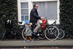 Amsterdam november 2018
Joost Nijsen heeft een relatie met de ex van Joost Zwagerman Maaike Pereboom. Maaike heeft een zoontje van Joost Zwagerman. Joost Nijsen woont in een huis in Amsterdam zuid.