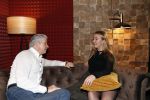 Hilversum 6 november 2018
Dries Roelvink interviewt voor Story Quincy Wilson Luc v Essen en Julia v Helvoirt uit het sbs6 programma house of Talent