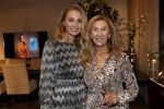 Amsterdam 30 oktober 2018
Boekpresentatie Kelly Weekers. Haar man John Ewbank reikte het eerste boek uit. Kelly met haar moeder