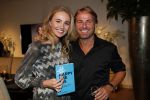 Amsterdam 30 oktober 2018
Boekpresentatie Kelly Weekers. Haar man John Ewbank reikte het eerste boek uit.