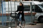 Amsterdam 7 november 2018
Kim v Kooten komt op de fiets bij haar huis aan in Amsterdam zuid.