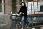 Amsterdam 7 november 2018
Kim v Kooten komt op de fiets bij haar huis aan in Amsterdam zuid.