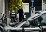 Amsterdam 7 november 2018
Kim v Kooten komt op de fiets bij haar huis aan in Amsterdam zuid.