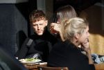 Amsterdam 17 oktober 2018
Lil Kleine met zijn vriendin Jamie Vaes bij le pain Quotidien