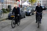 Amsterdam 27 oktober 2018
Lodewijk Asscher en Felix Rottenberg op de fiets.