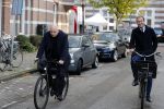 Amsterdam 27 oktober 2018
Lodewijk Asscher en Felix Rottenberg op de fiets.