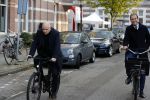 Amsterdam 27 oktober 2018
Lodewijk Asscher en Felix Rottenberg op de fiets.