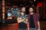 Hilversum 6 november 2018
Dries Roelvink interviewt voor Story Quincy Wilson Luc v Essen en Julia v Helvoirt uit het sbs6 programma house of Talent. Samir sami