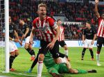 Eindhoven, 20 Oktober 2018 Kompetitiewedstrijd PSV-FC Emmen, eindstand 6-0 Seizoen 2018-2019
Luuk de Jong verslaat doelam Kjell Scherpen van FC Emmen