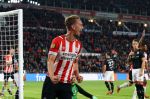 Eindhoven, 20 Oktober 2018 Kompetitiewedstrijd PSV-FC Emmen, eindstand 6-0 Seizoen 2018-2019
Luuk de Jong verslaat doelam Kjell Scherpen van FC Emmen