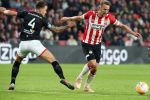 Eindhoven, 20 Oktober 2018 Kompetitiewedstrijd PSV-FC Emmen, eindstand 6-0 Seizoen 2018-2019
Luuk de Jong in duel met Nick Bakker