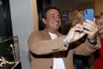 Amsterdam 30 oktober 2018
Boekpresentatie Kelly Weekers. Haar man John Ewbank reikte het eerste boek uit. Marco Borsato