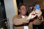 Amsterdam 30 oktober 2018
Boekpresentatie Kelly Weekers. Haar man John Ewbank reikte het eerste boek uit. Marco Borsato