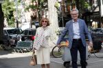 Amsterdam  3oktober 2018
Marrijke Helwegen met haar man Harrie hand in hand in Amsterdam zuid.