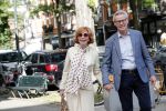 Amsterdam  3oktober 2018
Marrijke Helwegen met haar man Harrie hand in hand in Amsterdam zuid.