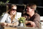Amsterdam 13 oktober 2018
Martijn Krabbe verliefd en kussend op terras met zijn vriendin Deborah.