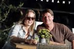 Amsterdam 13 oktober 2018
Martijn Krabbe verliefd en kussend op terras met zijn vriendin Deborah.