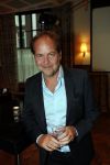 Amsterdam 23 oktober 2018
Boekpresentatie van Antoinette Scheulderman in de soho House . Eva Jinek overhandigt haar het eerste boek. Michiel v Egmond