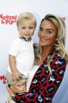 Den Haag 14 oktober 2018
Premiere Woezel en pip in koninklijke schouwburg Den haag. Monique Hazes kwam met haar zoontje Andre Hazes jr