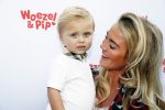 Den Haag 14 oktober 2018
Premiere Woezel en pip in koninklijke schouwburg Den haag. Monique Hazes kwam met haar zoontje Andre Hazes jr