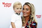 Den Haag 14 oktober 2018
Premiere Woezel en pip in koninklijke schouwburg Den haag. Monique Hazes kwam met haar zoontje Andre Hazes jr