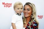 Den Haag 14 oktober 2018
Premiere Woezel en pip in koninklijke schouwburg Den haag. Monique Hazes kwam met haar zoontje Andre Hazes jr