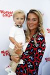 Den Haag 14 oktober 2018
Premiere Woezel en pip in koninklijke schouwburg Den haag. Monique Hazes kwam met haar zoontje Andre Hazes jr