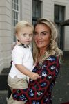 Den Haag 14 oktober 2018
Premiere Woezel en pip in koninklijke schouwburg Den haag. Monique Hazes kwam met haar zoontje Andre Hazes jr