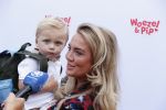 Den Haag 14 oktober 2018
Premiere Woezel en pip in koninklijke schouwburg Den haag. Monique Hazes kwam met haar zoontje Andre Hazes jr
