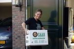 Berkel en Rodenrijs 15 oktober 2018
Monique Hazes en haar tante tillen met vrienden spullen naar hun nieuwe huis. Andre Hazes ligt ziek in bed. Vandaag gaan ze voor het eerst slapen in hun nieuwe huis aan het water.