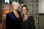 Amsterdam 23 oktober 2018
Boekpresentatie van Antoinette Scheulderman in de soho House . Eva Jinek overhandigt haar het eerste boek. Monique Hazes