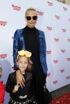 Den Haag 14 oktober 2018
Premiere Woezel en pip in koninklijke schouwburg Den haag. Nikkie Plessen kwam met haar zoon en vriendin Natasha Poly en haar dochter
