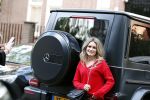 Amsterdam 2 oktober 2018
Nikkie Plessen op haar mercedes jeep.