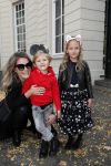 Den Haag 14 oktober 2018
Premiere Woezel en pip in koninklijke schouwburg Den haag. Nikkie Plessen kwam met haar zoon en vriendin Natasha Poly en haar dochter