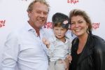 Den Haag 14 oktober 2018
Premiere Woezel en pip in koninklijke schouwburg Den haag. Pauline Wingelaar met man en kind